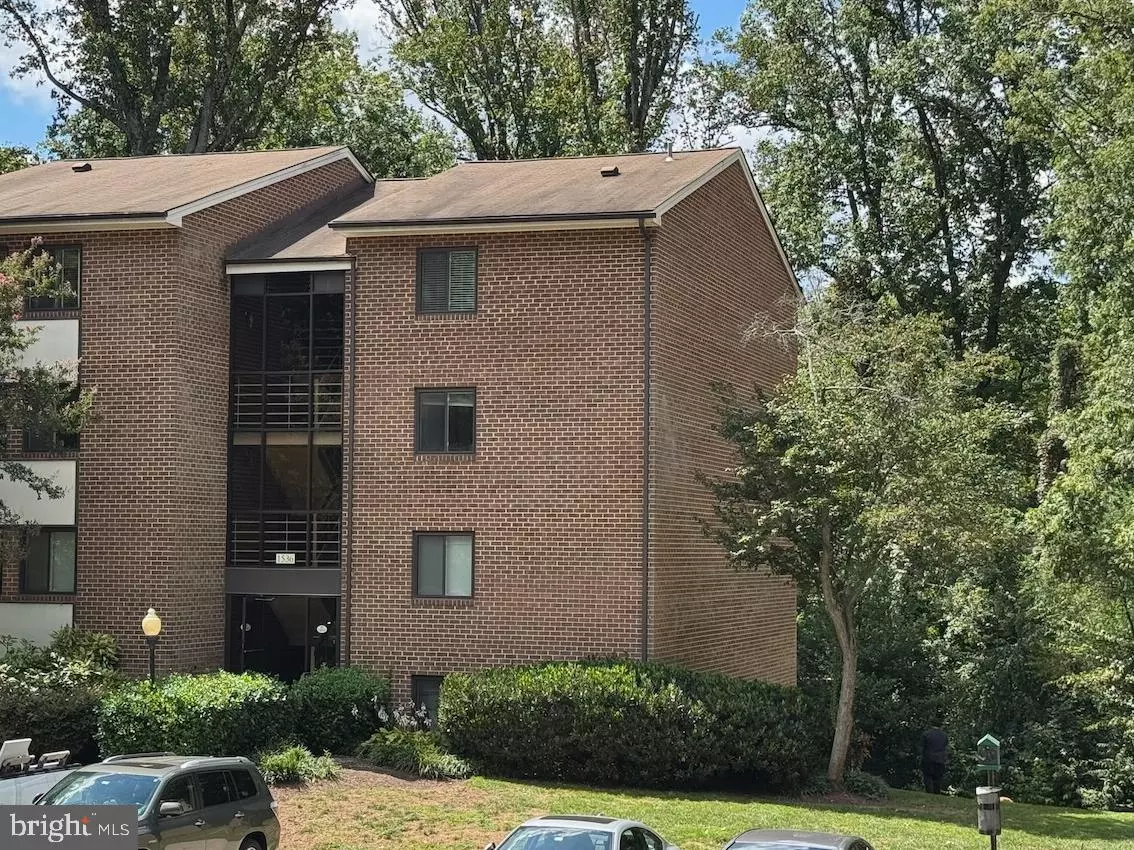 Reston, VA 20190,1536 NORTHGATE SQ #22A