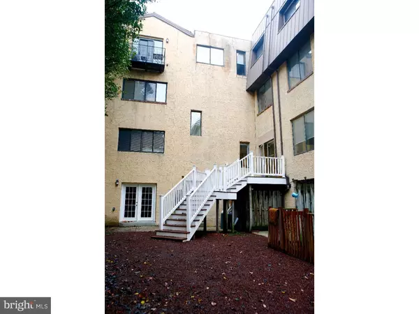 Philadelphia, PA 19146,2031-5 SOUTH ST #215