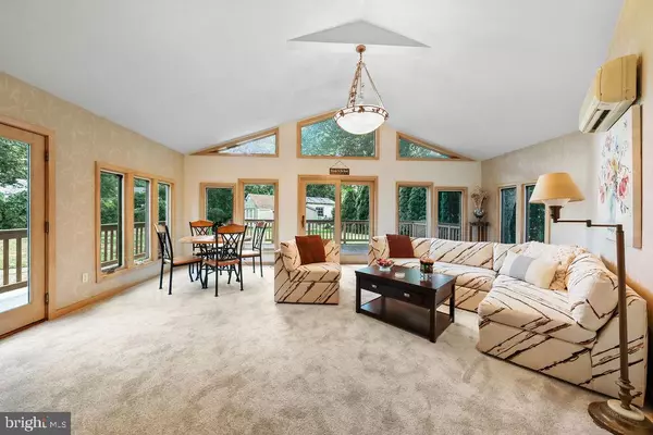 327 MONROE AVE, Cherry Hill, NJ 08002