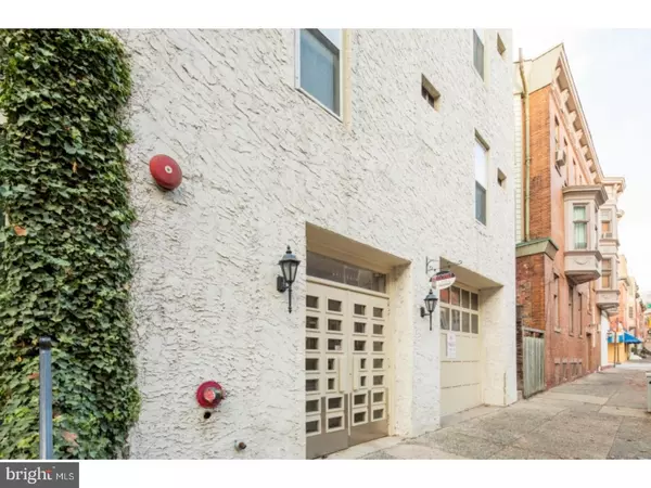 Philadelphia, PA 19103,2311 SPRUCE ST #104