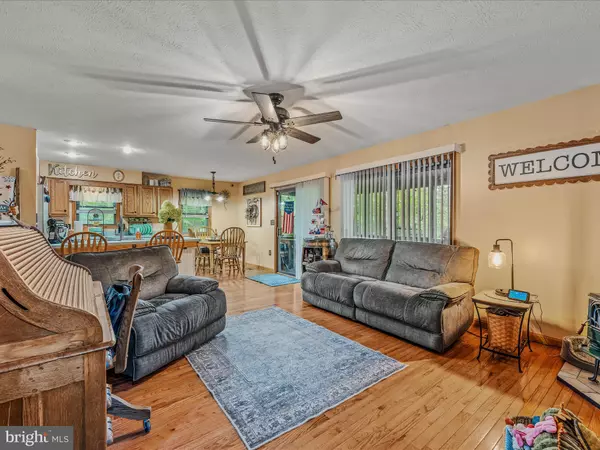 Great Cacapon, WV 25422,626 CLAY PITS LN