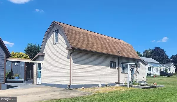 114 N PINE ALY, Pillow, PA 17080