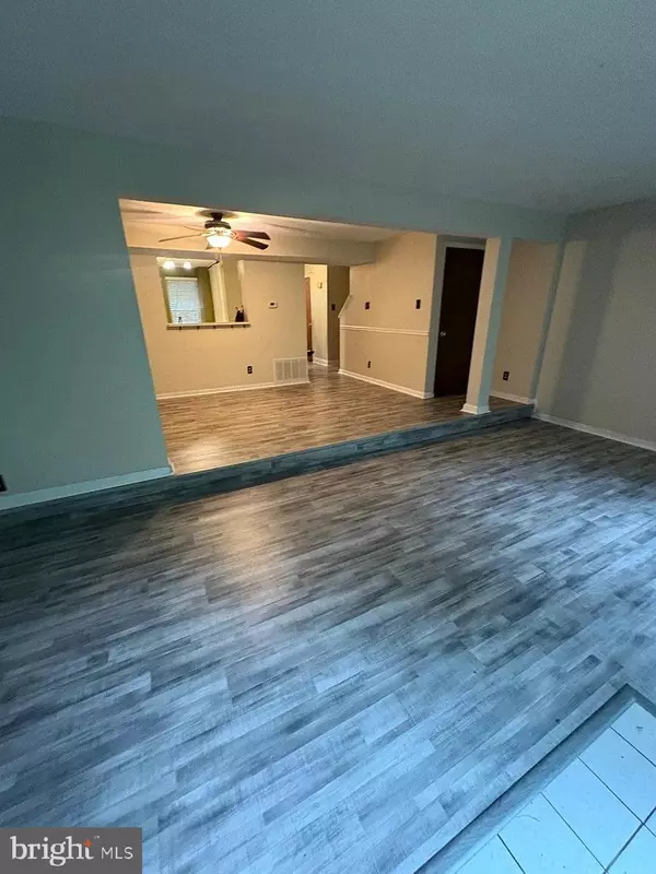 Sicklerville, NJ 08081,145 VILLA KNOLL CT