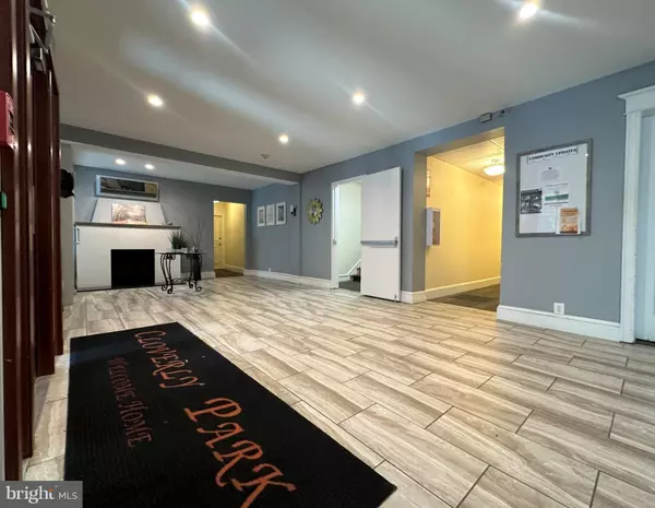Philadelphia, PA 19144,437 W SCHOOL HOUSE LN #C-01
