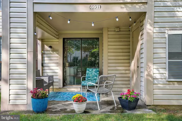 6921 MARY CAROLINE CIR #D, Alexandria, VA 22310
