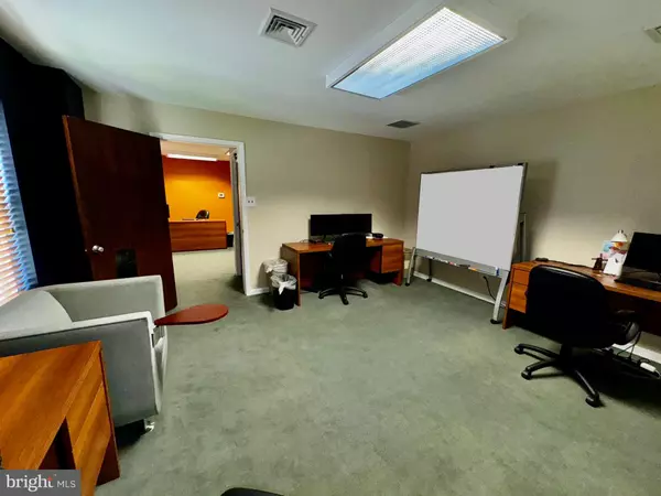 Media, PA 19063,320-322 W FRONT ST