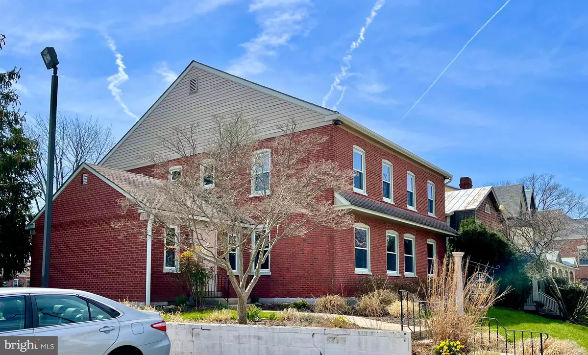 Media, PA 19063,320-322 W FRONT ST