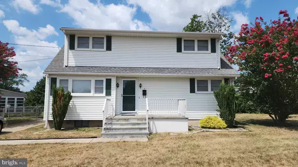 7 SARANAC RD, Hamilton, NJ 08619