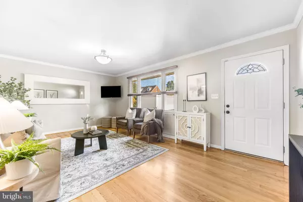 Linthicum Heights, MD 21090,586 FOREST VIEW RD