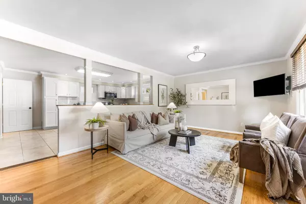 Linthicum Heights, MD 21090,586 FOREST VIEW RD