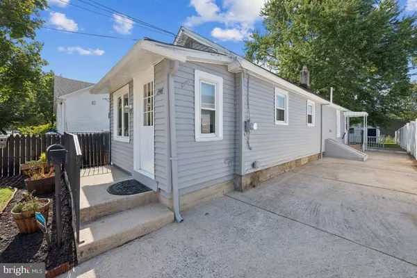 West Deptford, NJ 08093,1346 VERGA AVE