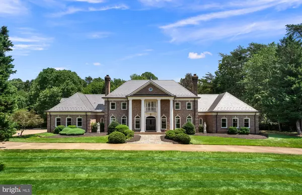 Oakton, VA 22124,2401 OAKMONT CT