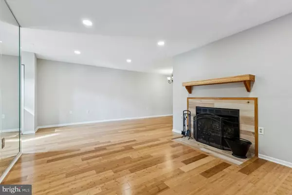 Manassas, VA 20109,7402 ROKEBY DR