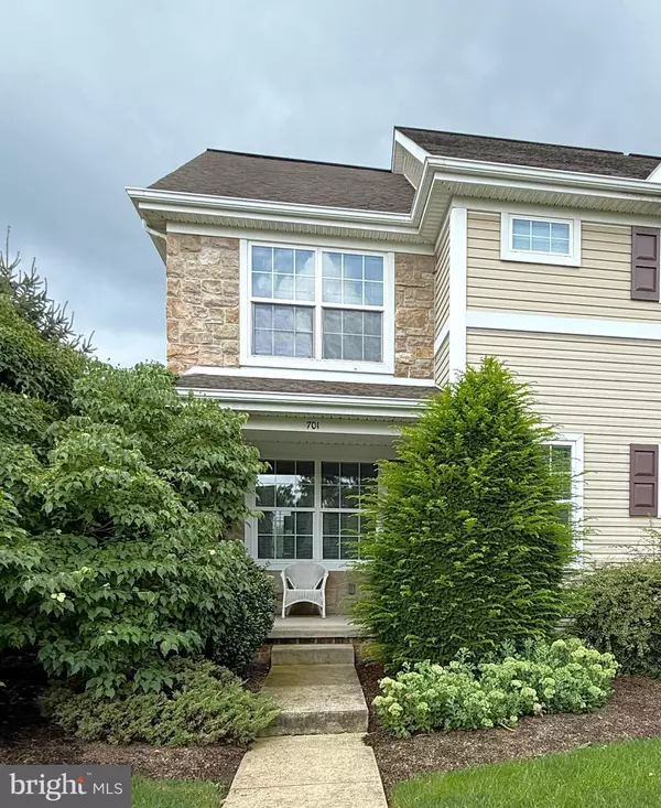 701 BRENTWOOD DR, Lititz, PA 17543