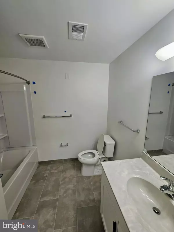 Trenton, NJ 08609,200 HAMILTON AVE #101