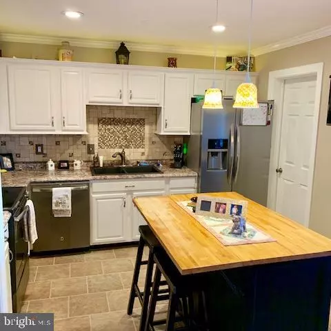 Columbia, PA 17512,2040 ASPEN LN