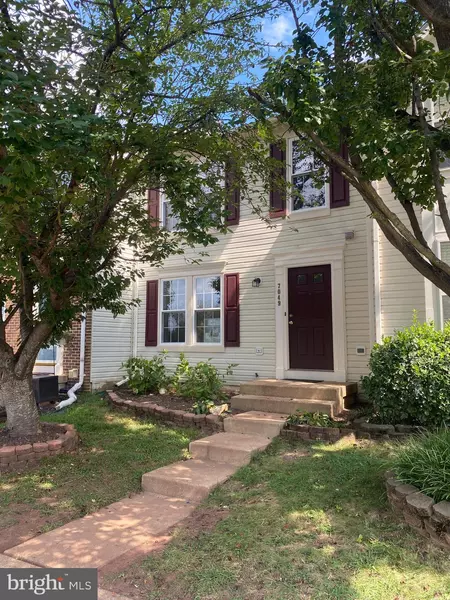 7049 ROGUE FOREST LN, Gainesville, VA 20155