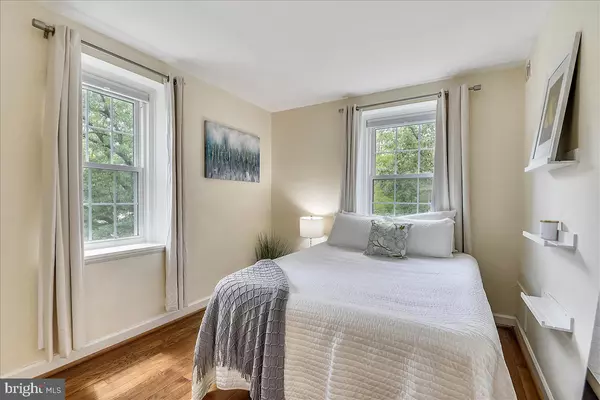 Arlington, VA 22206,3057 S BUCHANAN ST #B1