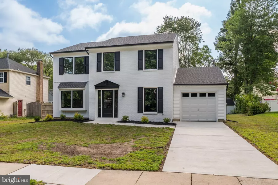 28 SHEFFIELD LN, Mount Laurel, NJ 08054