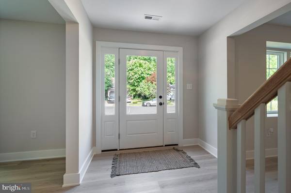 Mount Laurel, NJ 08054,28 SHEFFIELD LN