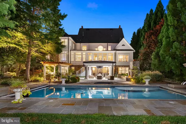 Mclean, VA 22101,930 DOUGLASS DR