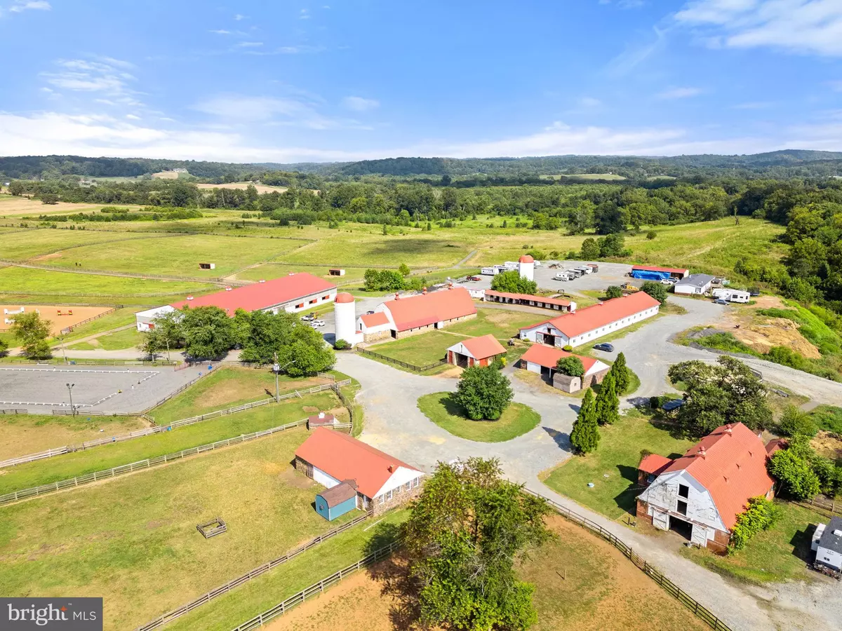 Aldie, VA 20105,40332 COURTLAND FARM LN