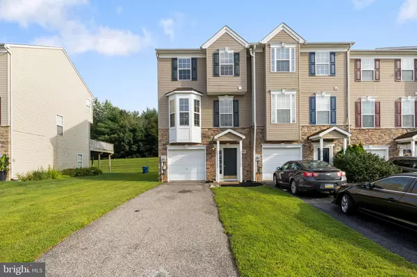 3825 ARMORY LN #3825, York, PA 17408
