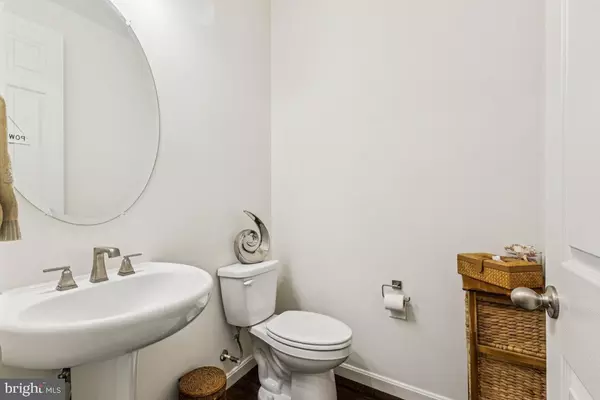 Stafford, VA 22554,916 CRAB APPLE DR