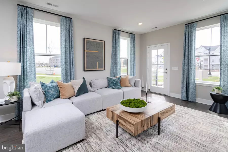 102 LEONA STEWART LN, Pennington, NJ 08534