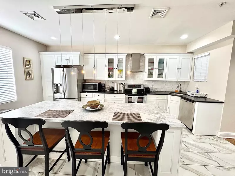 1146 S 6TH ST, Philadelphia, PA 19147