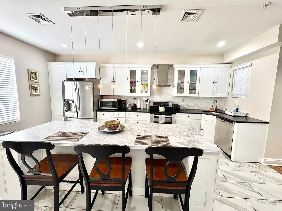 Philadelphia, PA 19147,1146 S 6TH ST