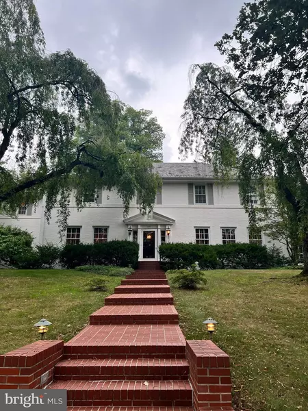 226 E CARACAS AVE, Hershey, PA 17033