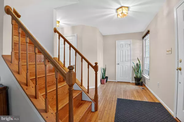 Herndon, VA 20171,2908 ROBIN GLEN CT