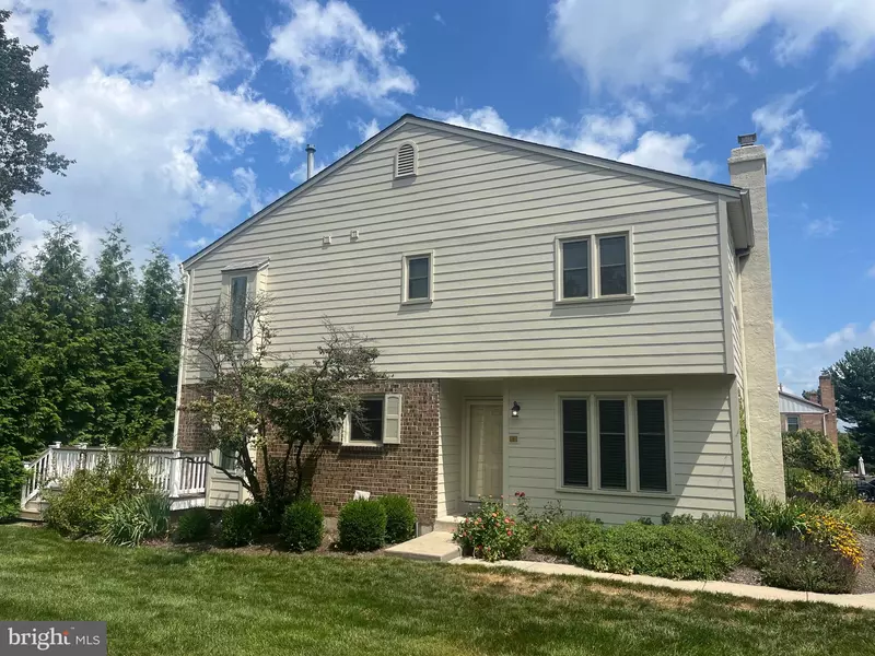 4 FAIRFAX VLG, Media, PA 19063
