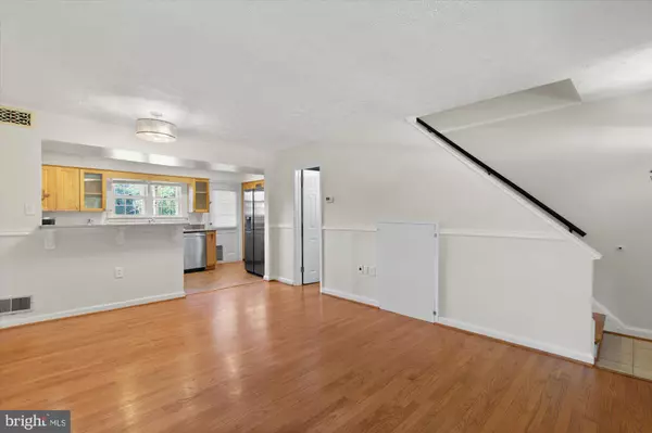 Falls Church, VA 22046,138 S VIRGINIA AVE #28