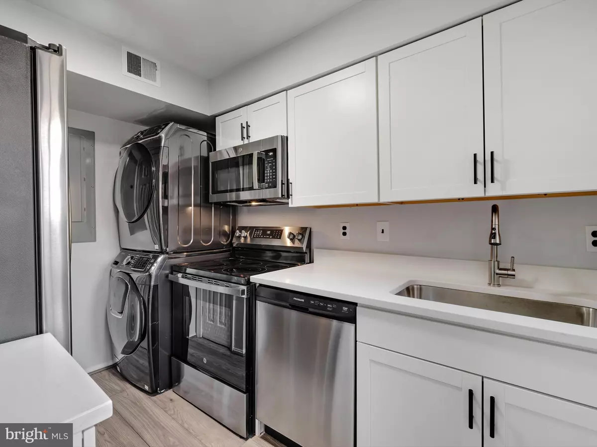 Washington, DC 20020,3806 V ST SE #202