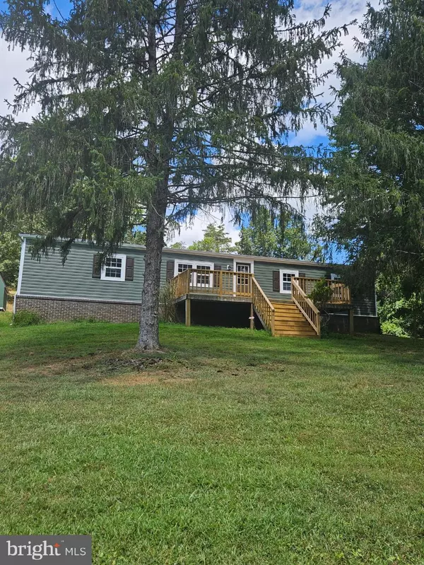100 STILLWATER LN, Berkeley Springs, WV 25411