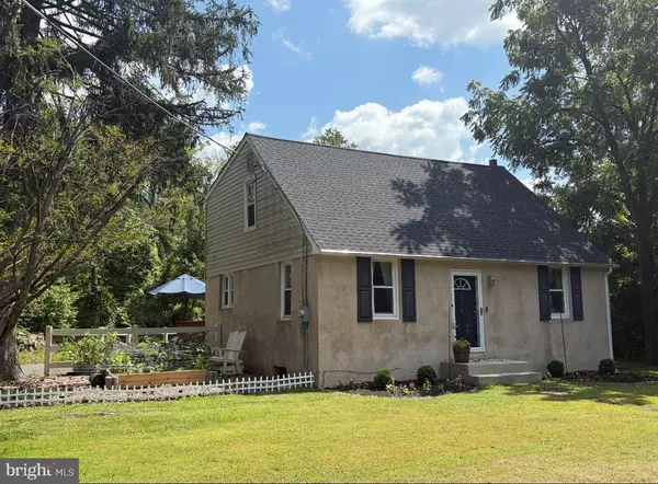 3526 FLINT HILL RD, Coopersburg, PA 18036
