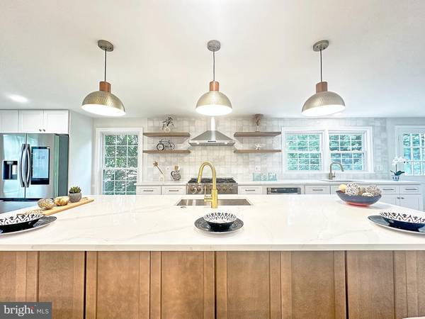 12311 OVERPOND, Potomac, MD 20854