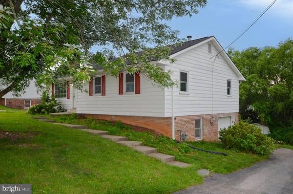 2287 GRANDVIEW RD, Hanover, PA 17331