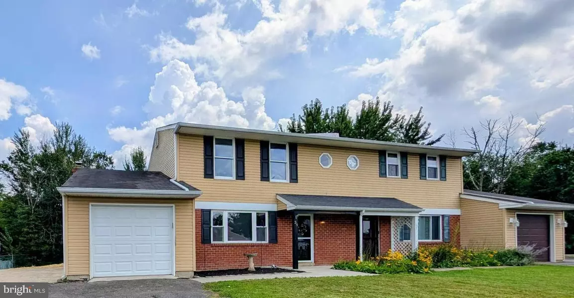 39 ESSEX CT, Quakertown, PA 18951