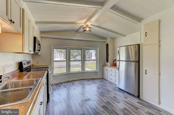 Mullica Hill, NJ 08062,893 CLOVER DR