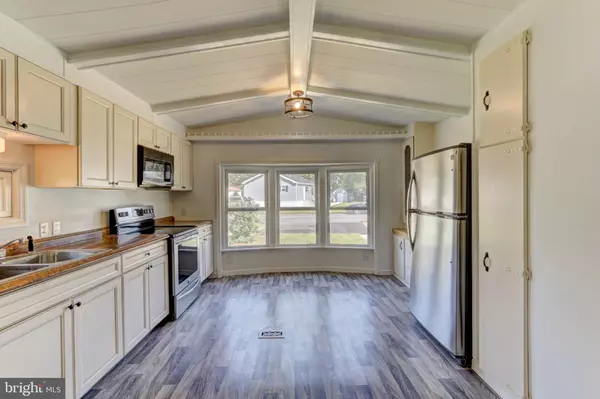 Mullica Hill, NJ 08062,893 CLOVER DR