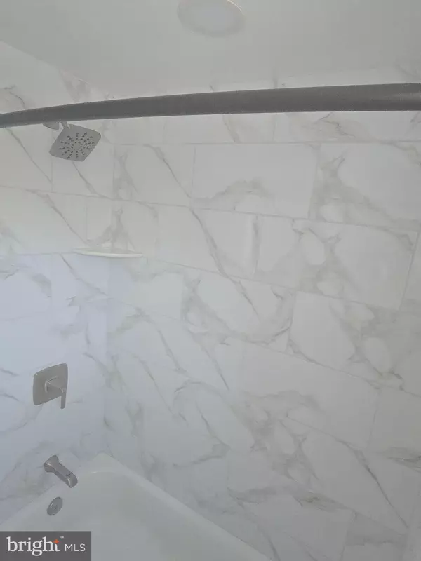 Philadelphia, PA 19128,5925 RIDGE AVE #2R