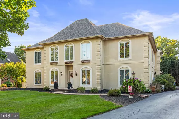 1055 WETHERBURN DR, York, PA 17404