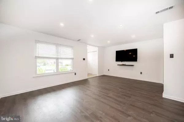 Coatesville, PA 19320,328 ESSEX ST