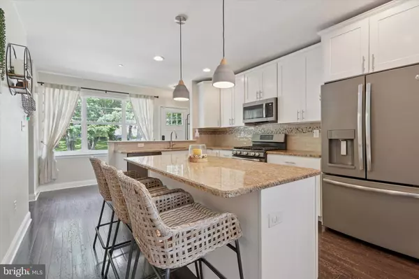 Conshohocken, PA 19428,220 WOOD ST