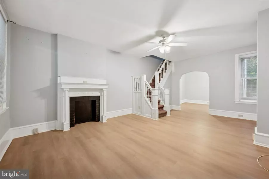 4817 RIDGE AVE, Philadelphia, PA 19129