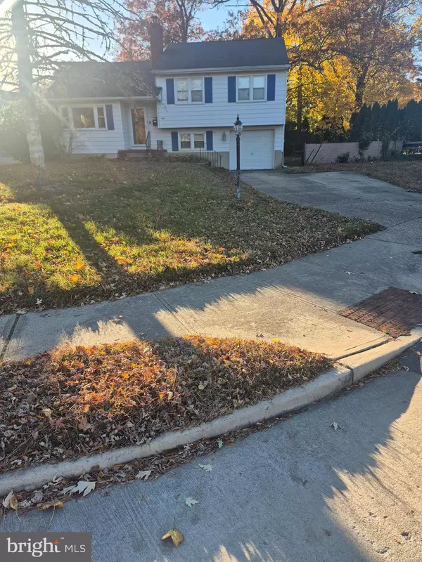 102 DAWN DR, Mount Holly, NJ 08060