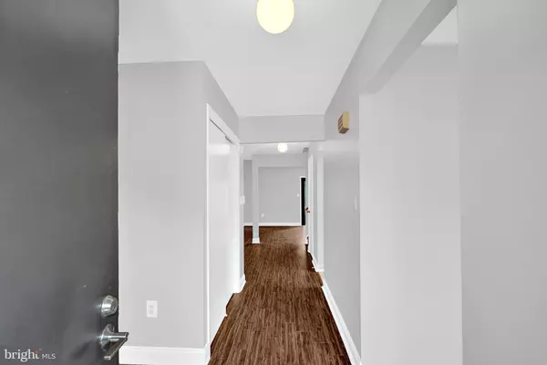 Trenton, NJ 08628,48 JACOB CT